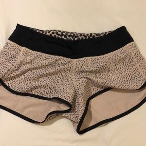 Lululemon shorts sz 6
